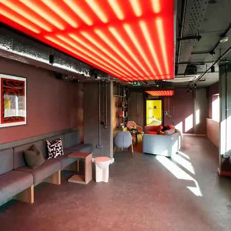 The Artisan - Centre 3*
