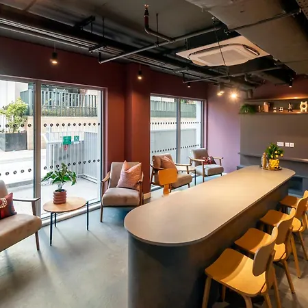 The Artisan - Centre 3*